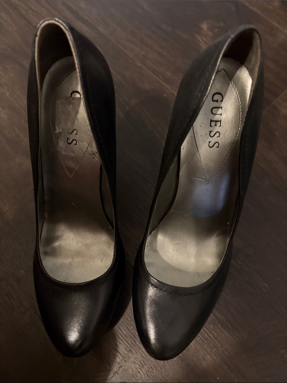 GUESS Black Leather Round-Toe High Heels